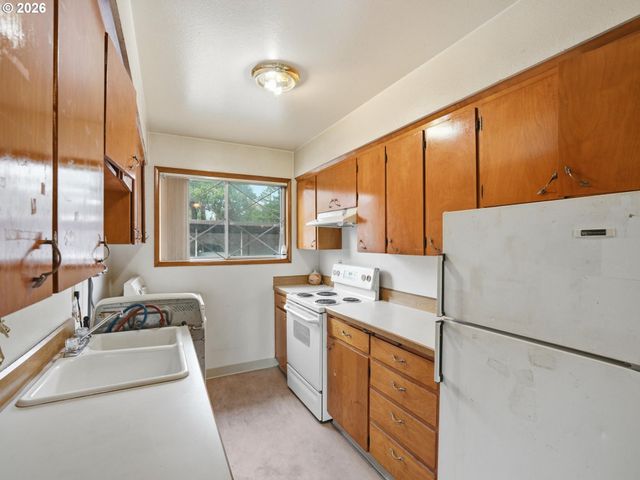 1308 Ne HOGAN Dr, Gresham, OR 97030