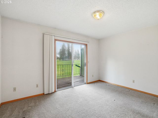 1308 Ne HOGAN Dr, Gresham, OR 97030