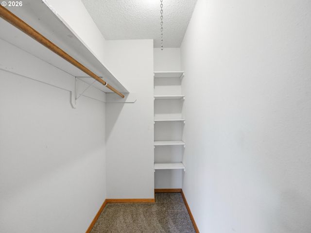 1308 Ne HOGAN Dr, Gresham, OR 97030