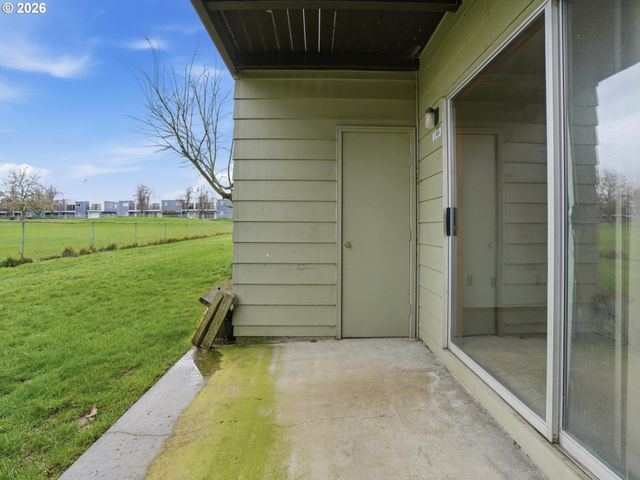 1308 Ne HOGAN Dr, Gresham, OR 97030