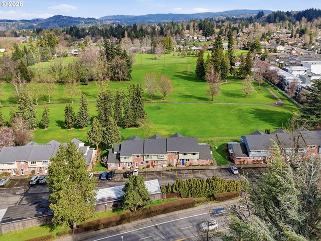 1308 Ne HOGAN Dr, Gresham, OR 97030