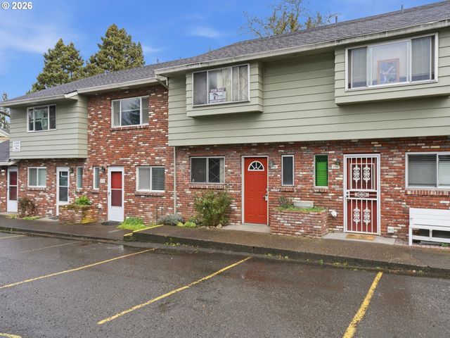 1308 Ne HOGAN Dr, Gresham, OR 97030