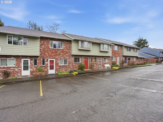 1308 Ne HOGAN Dr, Gresham, OR 97030