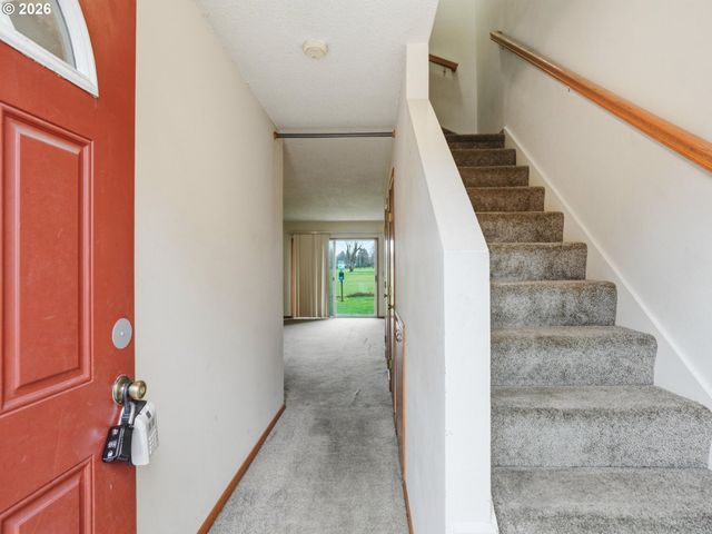 1308 Ne HOGAN Dr, Gresham, OR 97030