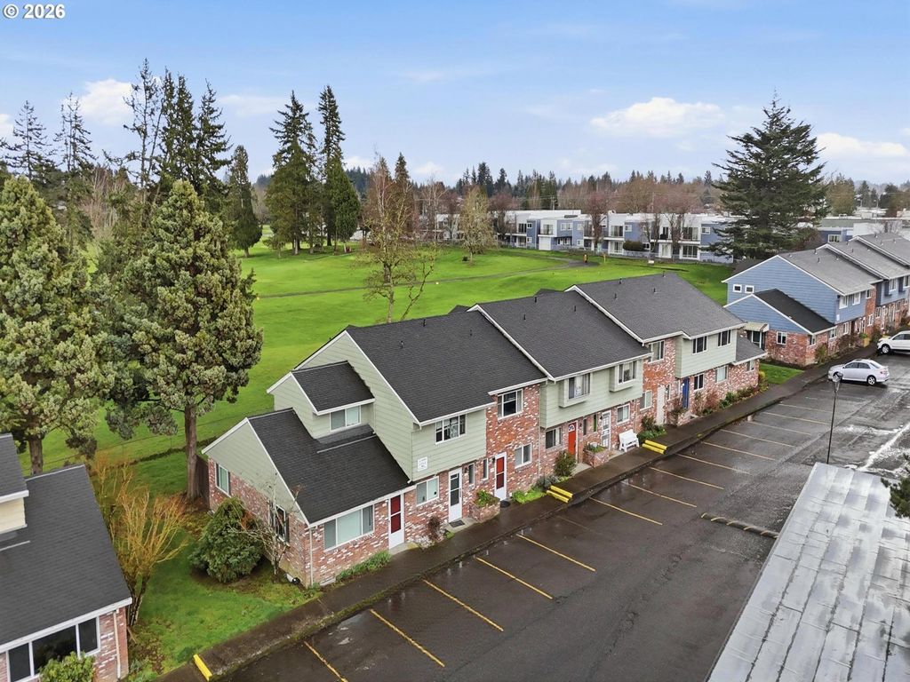 1308 Ne HOGAN Dr, Gresham, OR 97030