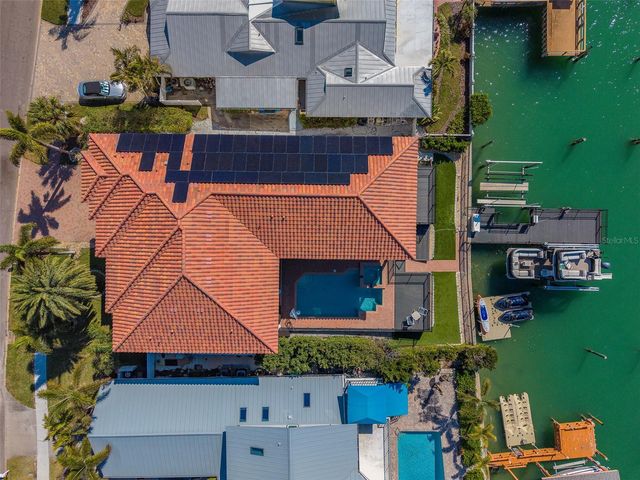 824 ISLAND WAY, Clearwater Beach, FL 33767