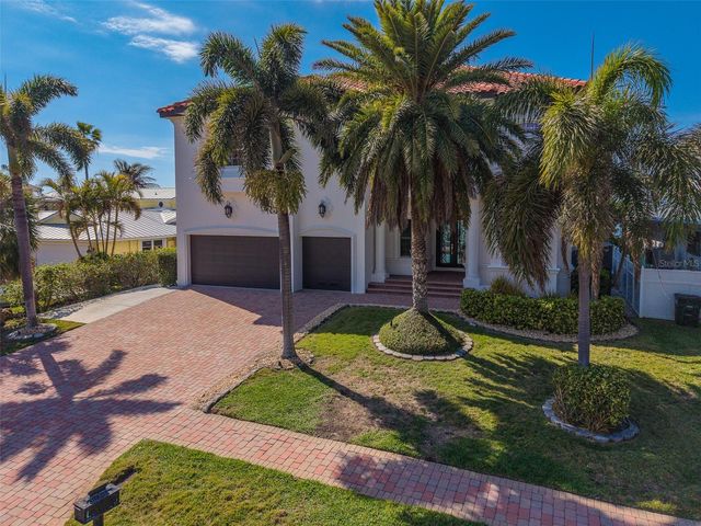 824 ISLAND WAY, Clearwater Beach, FL 33767