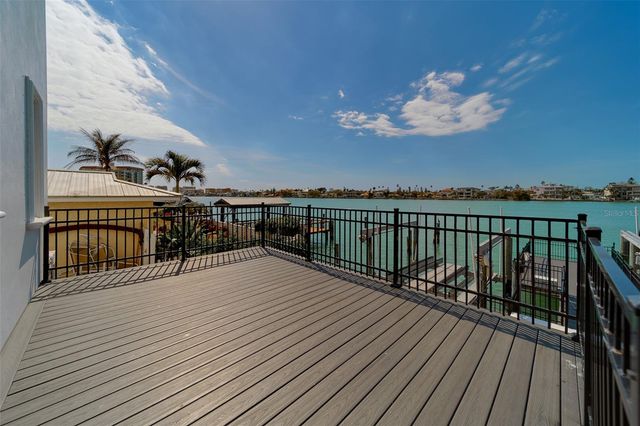 824 ISLAND WAY, Clearwater Beach, FL 33767