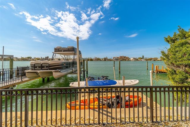 824 ISLAND WAY, Clearwater Beach, FL 33767