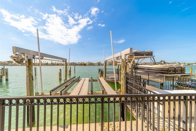 824 ISLAND WAY, Clearwater Beach, FL 33767