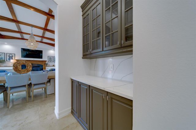 824 ISLAND WAY, Clearwater Beach, FL 33767