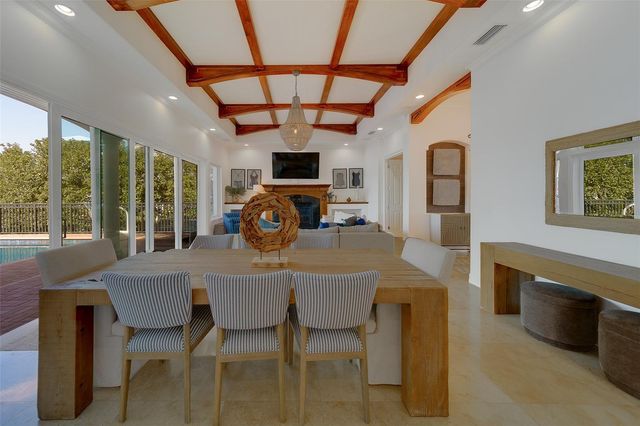 824 ISLAND WAY, Clearwater Beach, FL 33767