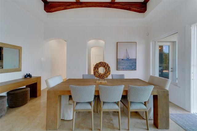 824 ISLAND WAY, Clearwater Beach, FL 33767