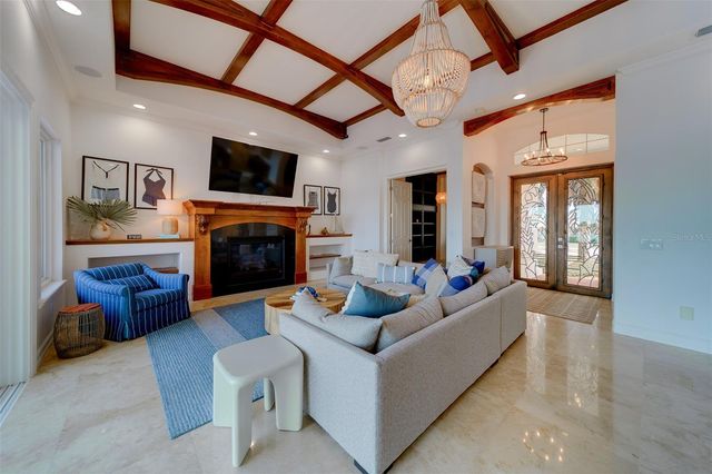 824 ISLAND WAY, Clearwater Beach, FL 33767