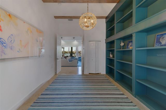 824 ISLAND WAY, Clearwater Beach, FL 33767