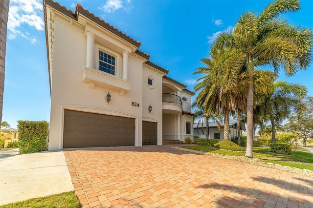 824 ISLAND WAY, Clearwater Beach, FL 33767