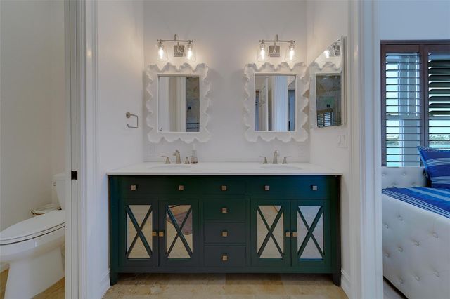 824 ISLAND WAY, Clearwater Beach, FL 33767