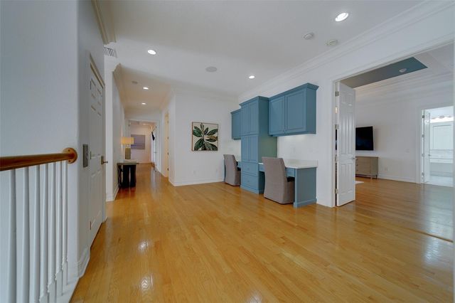 824 ISLAND WAY, Clearwater Beach, FL 33767