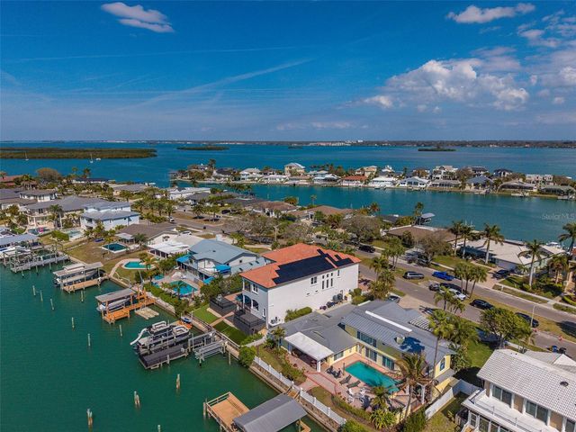 824 ISLAND WAY, Clearwater Beach, FL 33767