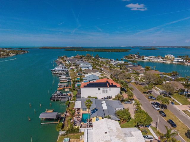 824 ISLAND WAY, Clearwater Beach, FL 33767