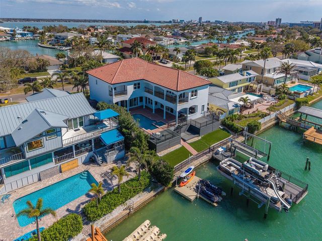 824 ISLAND WAY, Clearwater Beach, FL 33767