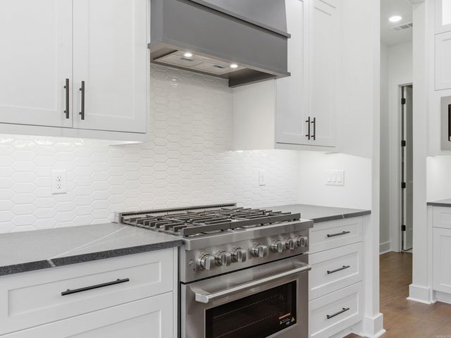 3076 Avilla Manor Trail, Alexander, AR 72002