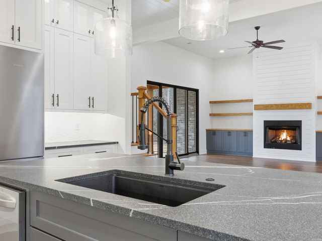 3076 Avilla Manor Trail, Alexander, AR 72002