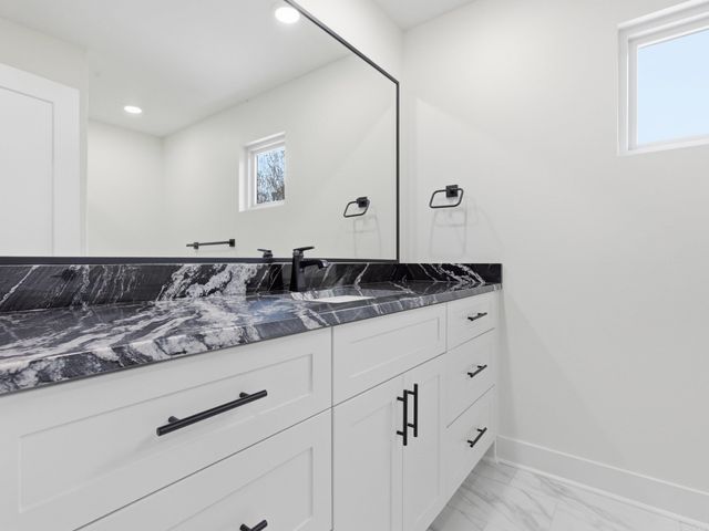 3076 Avilla Manor Trail, Alexander, AR 72002