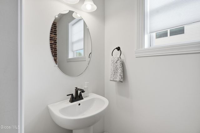 25 Timber Creek Drive, Ballston, NY 12019