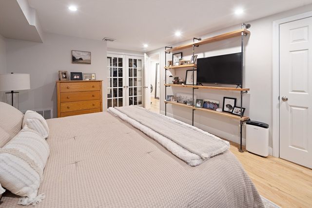 52 Mystic St 1, Boston, MA 02129