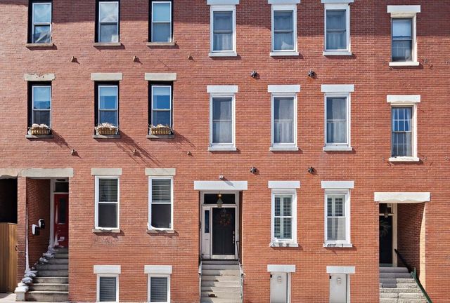 52 Mystic St 1, Boston, MA 02129