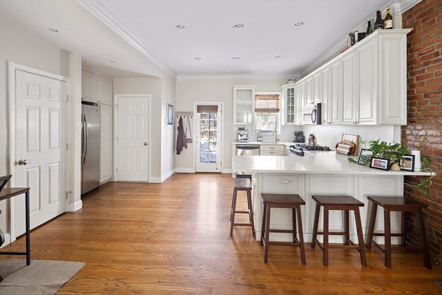 52 Mystic St 1, Boston, MA 02129