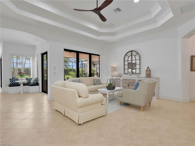 7660 Cottesmore DR, Naples, FL 34113
