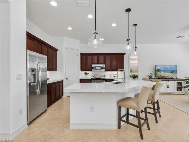 7660 Cottesmore DR, Naples, FL 34113