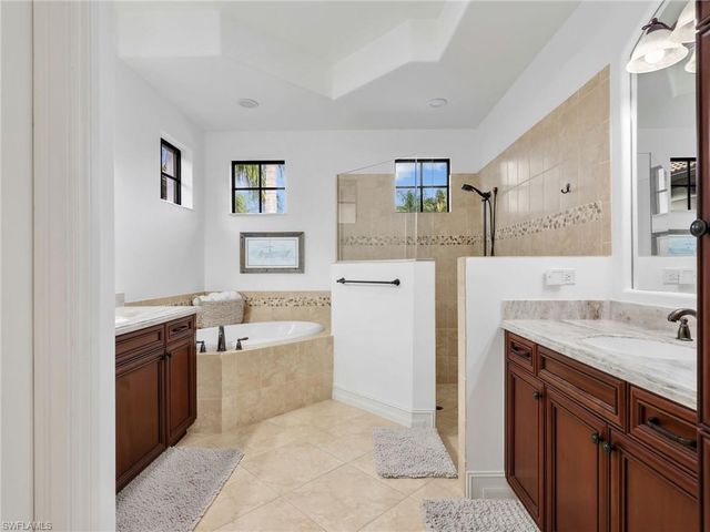 7660 Cottesmore DR, Naples, FL 34113