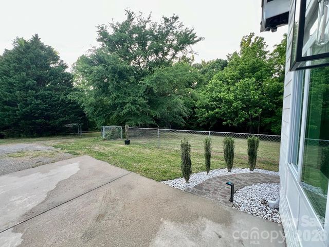 13033 Asbury Chapel Road, Huntersville, NC 28078