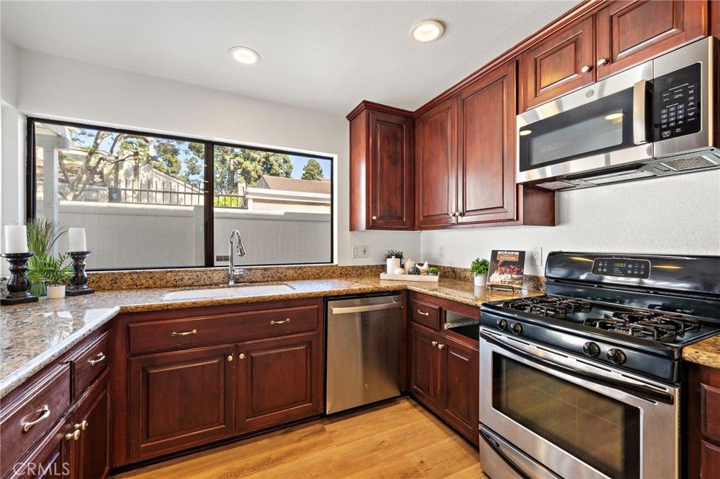 Image 11 of property listing at 2168 Kristin, Costa Mesa, CA 92627