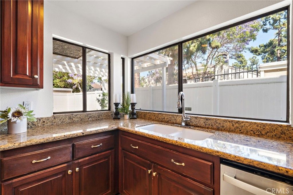 Image 12 of property listing at 2168 Kristin, Costa Mesa, CA 92627