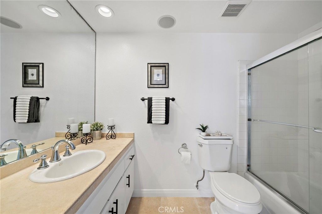 Image 17 of property listing at 2168 Kristin, Costa Mesa, CA 92627