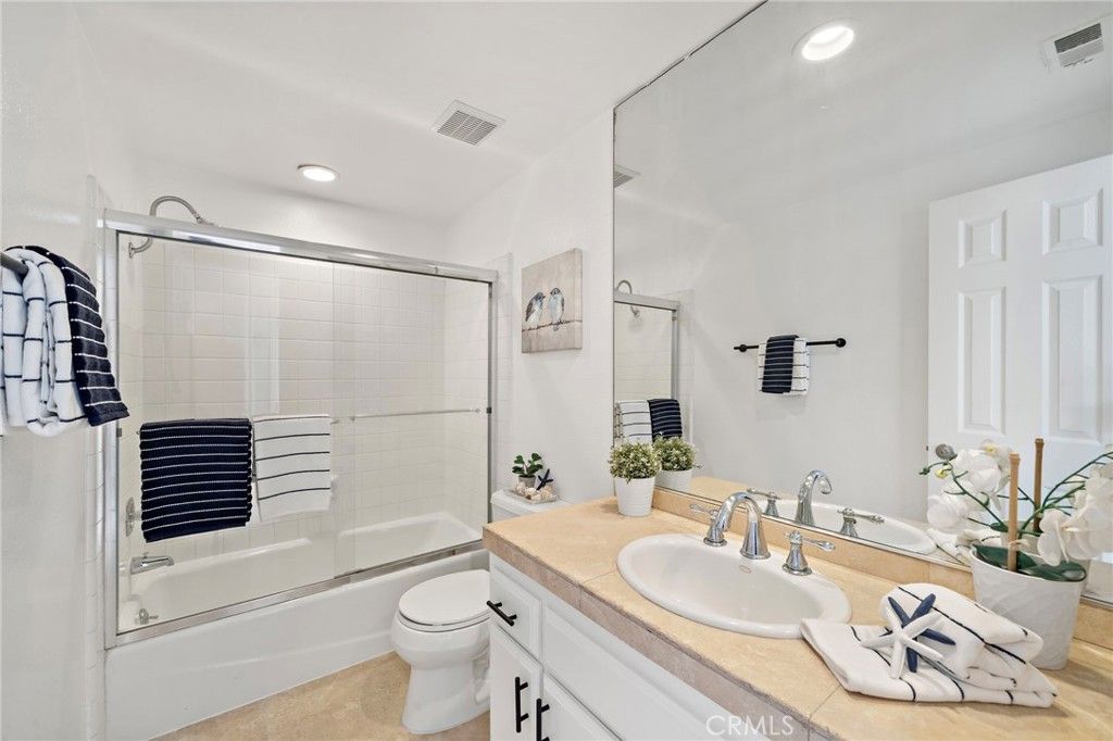 Image 18 of property listing at 2168 Kristin, Costa Mesa, CA 92627