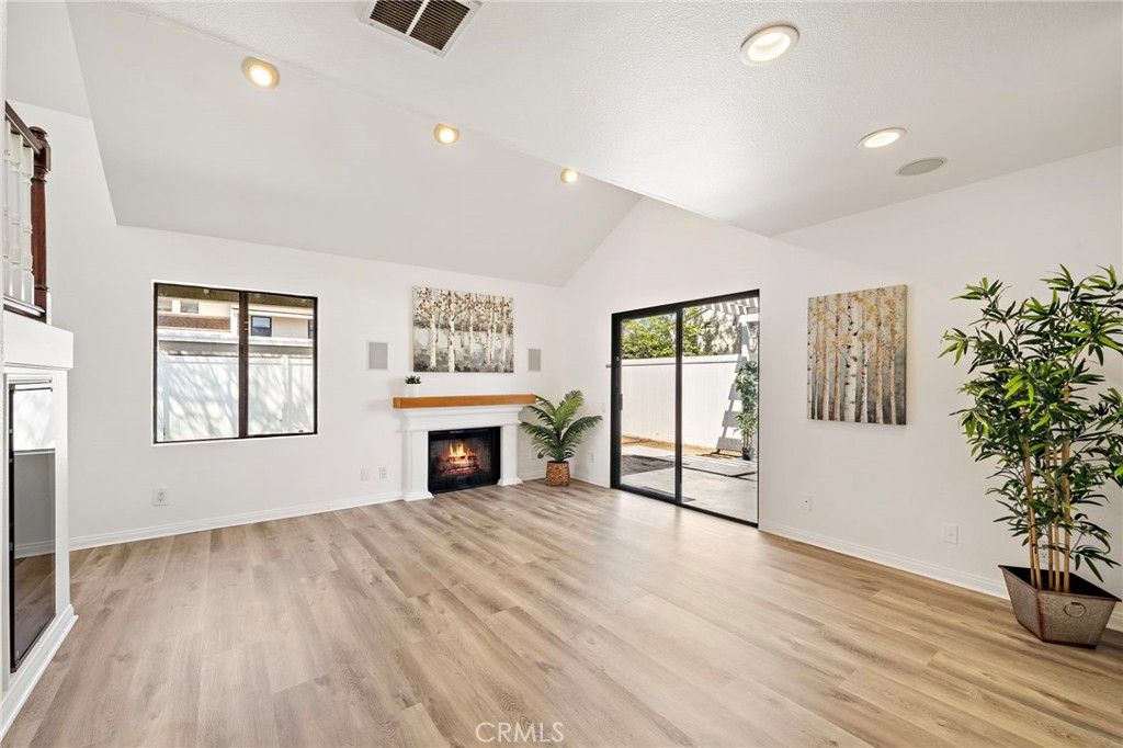 Image 5 of property listing at 2168 Kristin, Costa Mesa, CA 92627