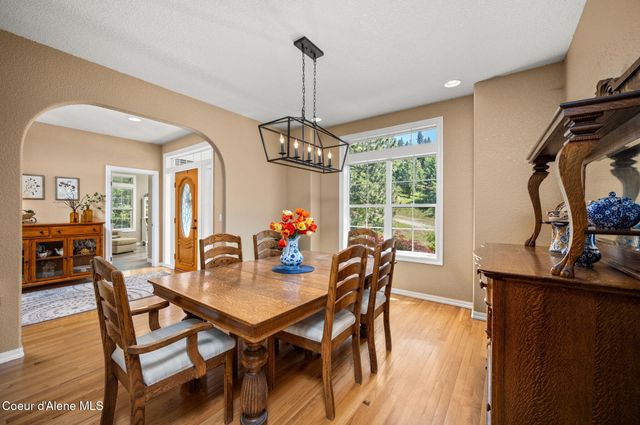 17536 W JULIA DR, Hauser, ID 83854