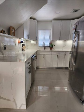 11841 SW 18th St 4-21, Miami, FL 33175