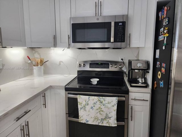 11841 SW 18th St 4-21, Miami, FL 33175