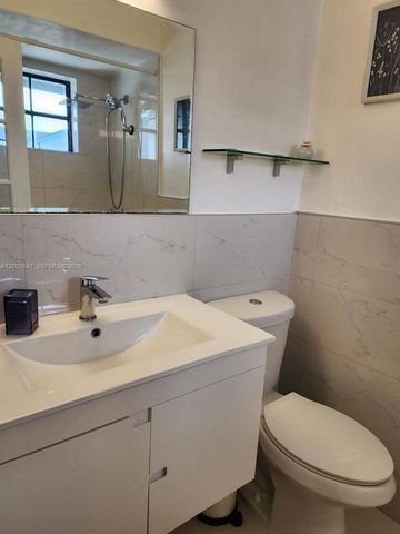 11841 SW 18th St 4-21, Miami, FL 33175
