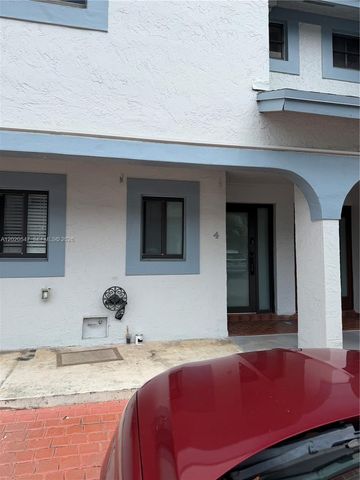 11841 SW 18th St 4-21, Miami, FL 33175