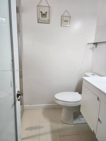 11841 SW 18th St 4-21, Miami, FL 33175