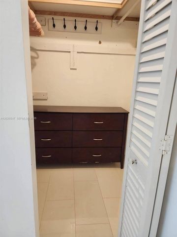 11841 SW 18th St 4-21, Miami, FL 33175