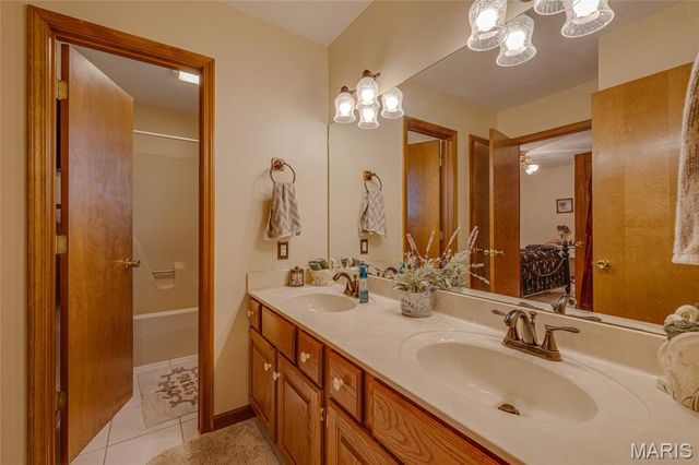 1733 Highway Aa, Farmington, MO 63640