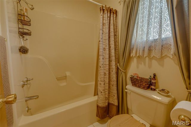 1733 Highway Aa, Farmington, MO 63640